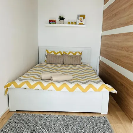 S Parkovacim Miestom Apartment *